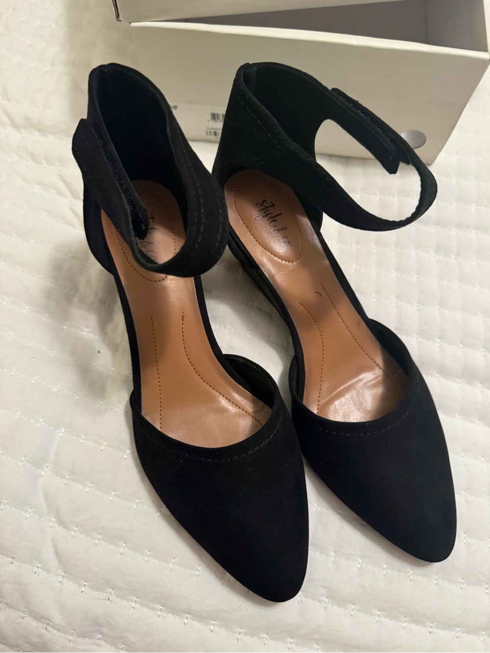 Black Pointed-Toe Ankle Strap Women's Heels style & co 9M